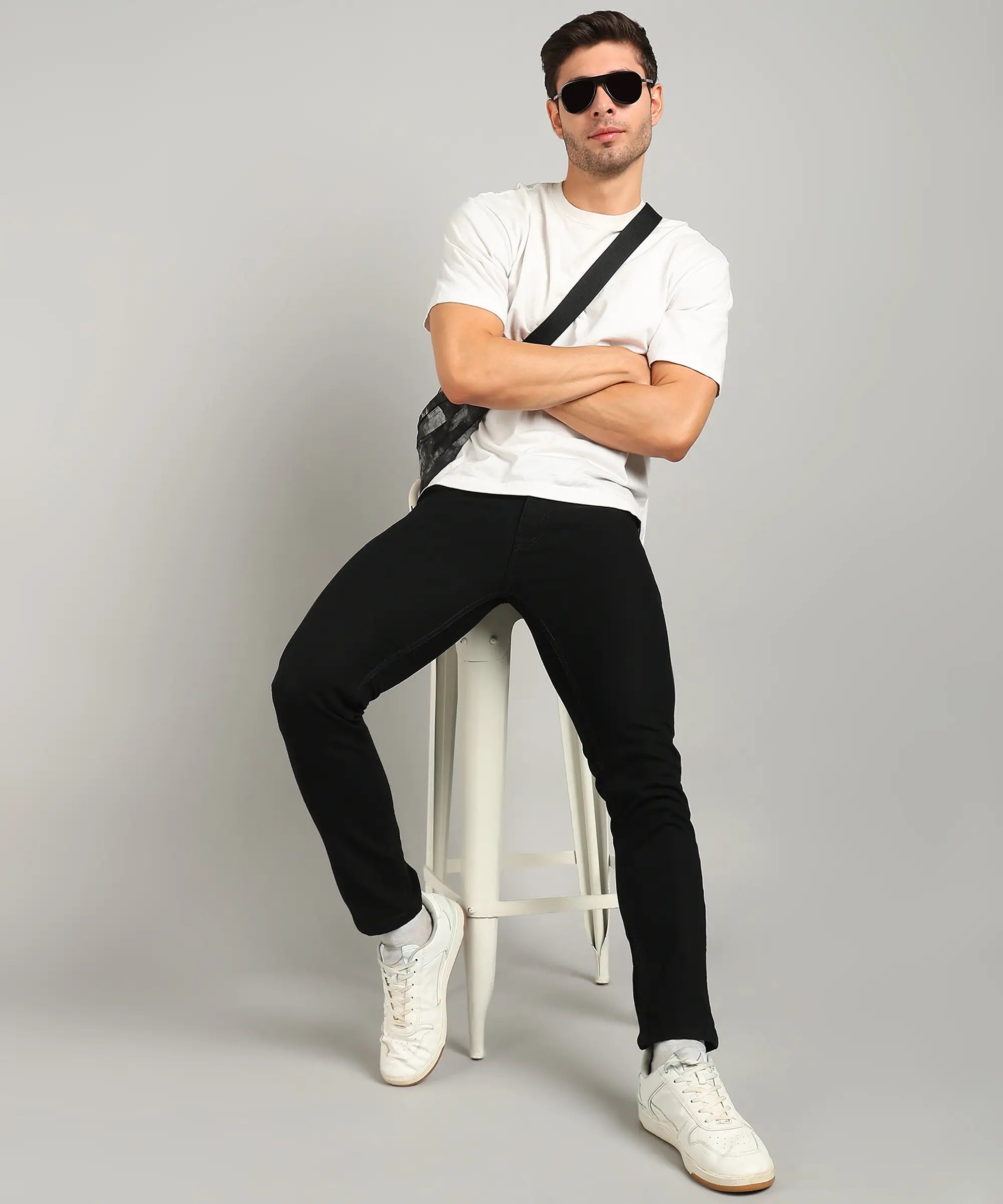 TOOMESJEANS Relaxed Fit Men Black Jeans