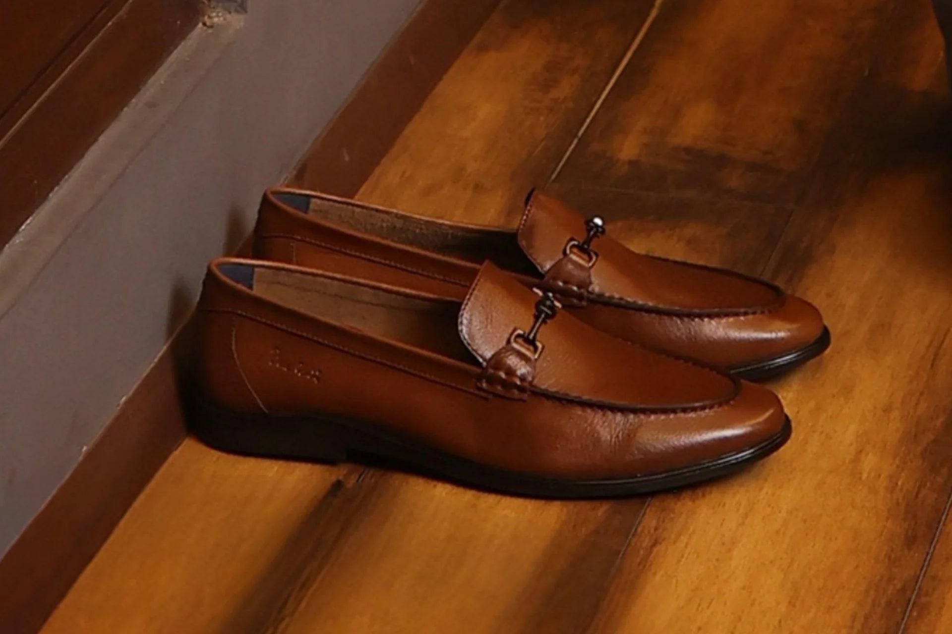 Modern Dark Brown Boot